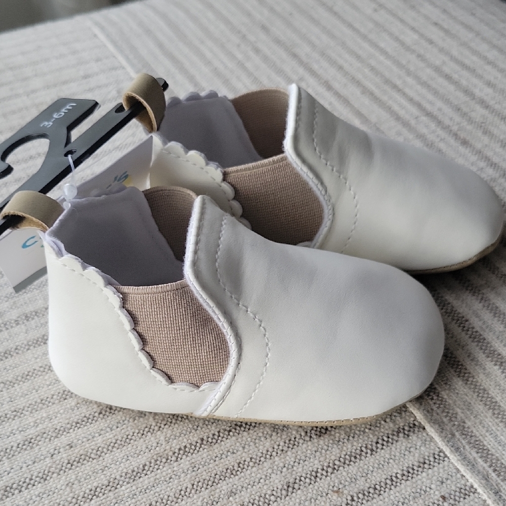 Baby shoes white soft sole slip-on 0-3m, 3-6m